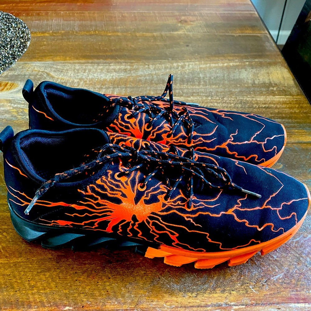 Men’s athletic jogging sneakers
